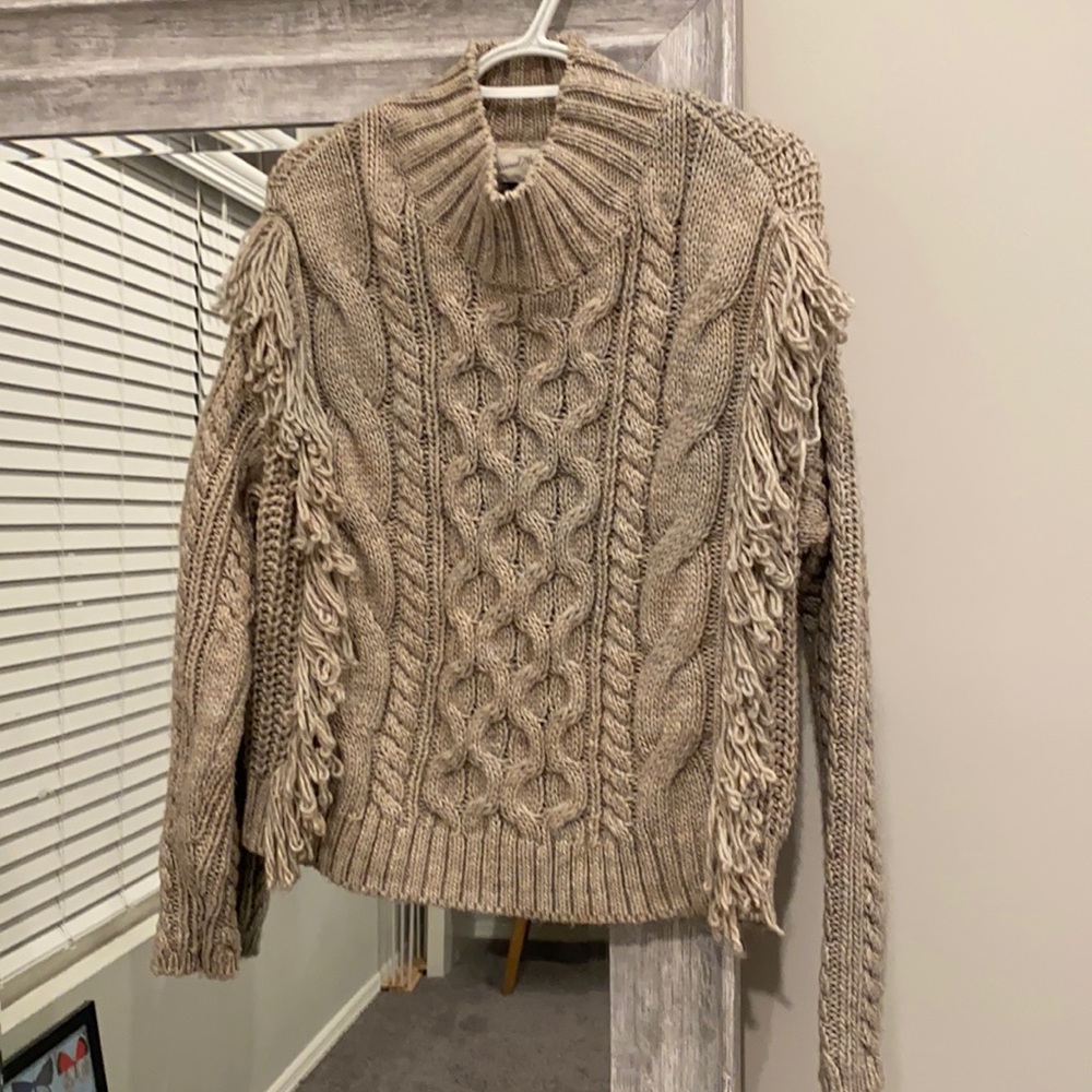 Universal thread sweater